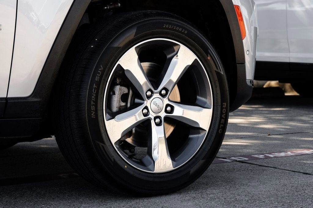 Used 2021 Jeep Grand Cherokee L Limited w/ Luxury Tech Group II image 70