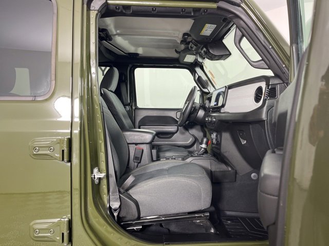 Used 2024 Jeep Wrangler Unlimited image 29