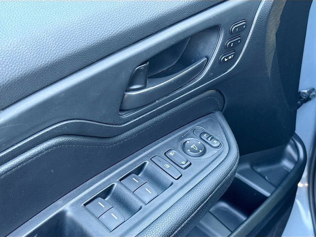 Used 2024 Honda Odyssey Sport image 17