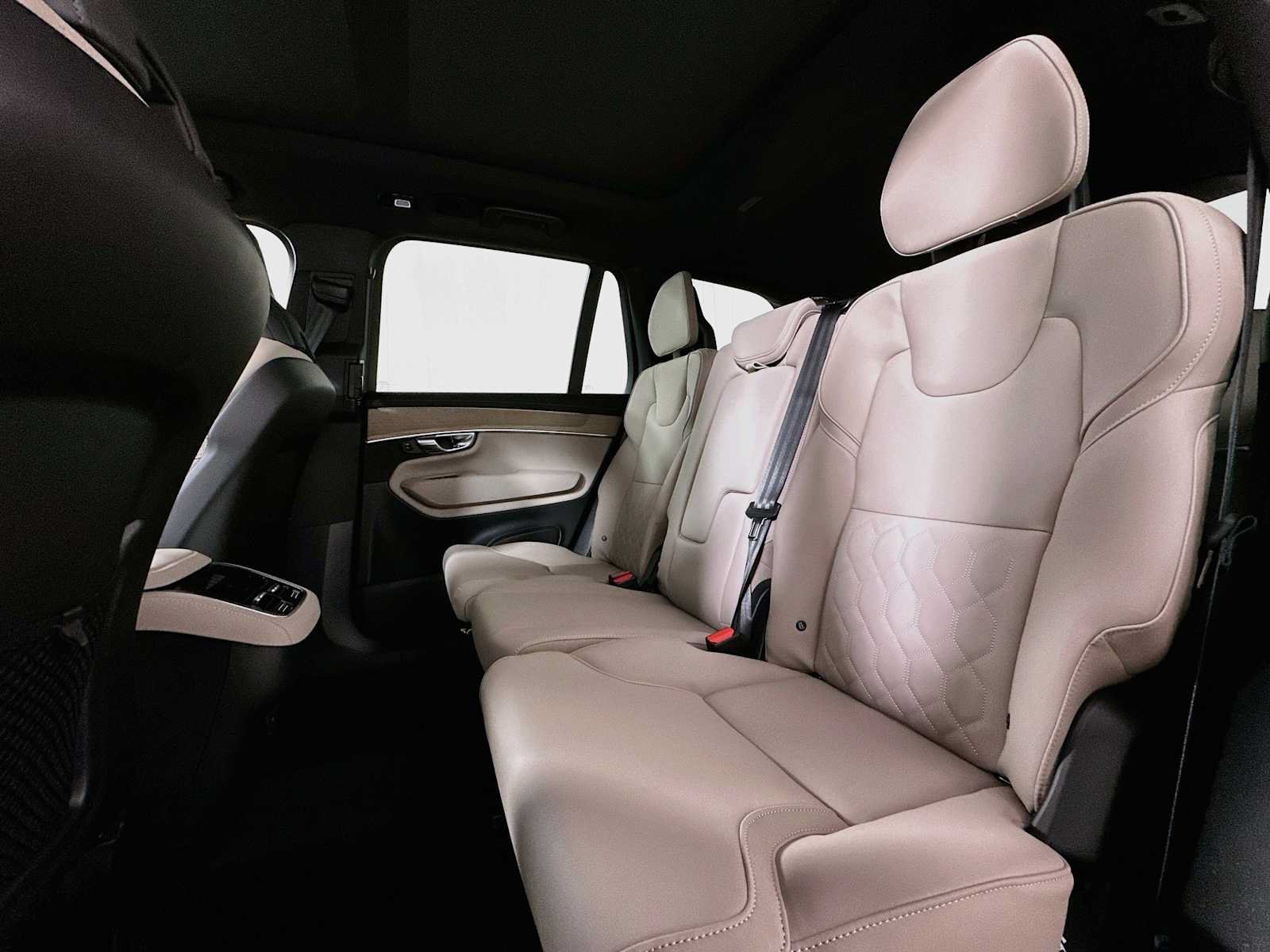 New 2027 Volvo XC90 B5 Core AWD/4WD image 22