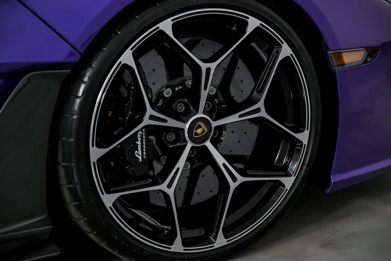 Used 2024 Lamborghini Revuelto image 24