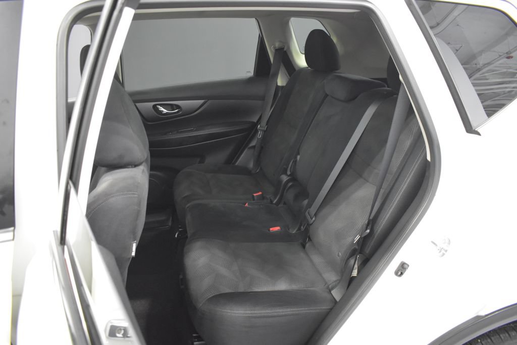 Used 2014 Nissan Rogue SV w/ SV Premium Package FWD image 32
