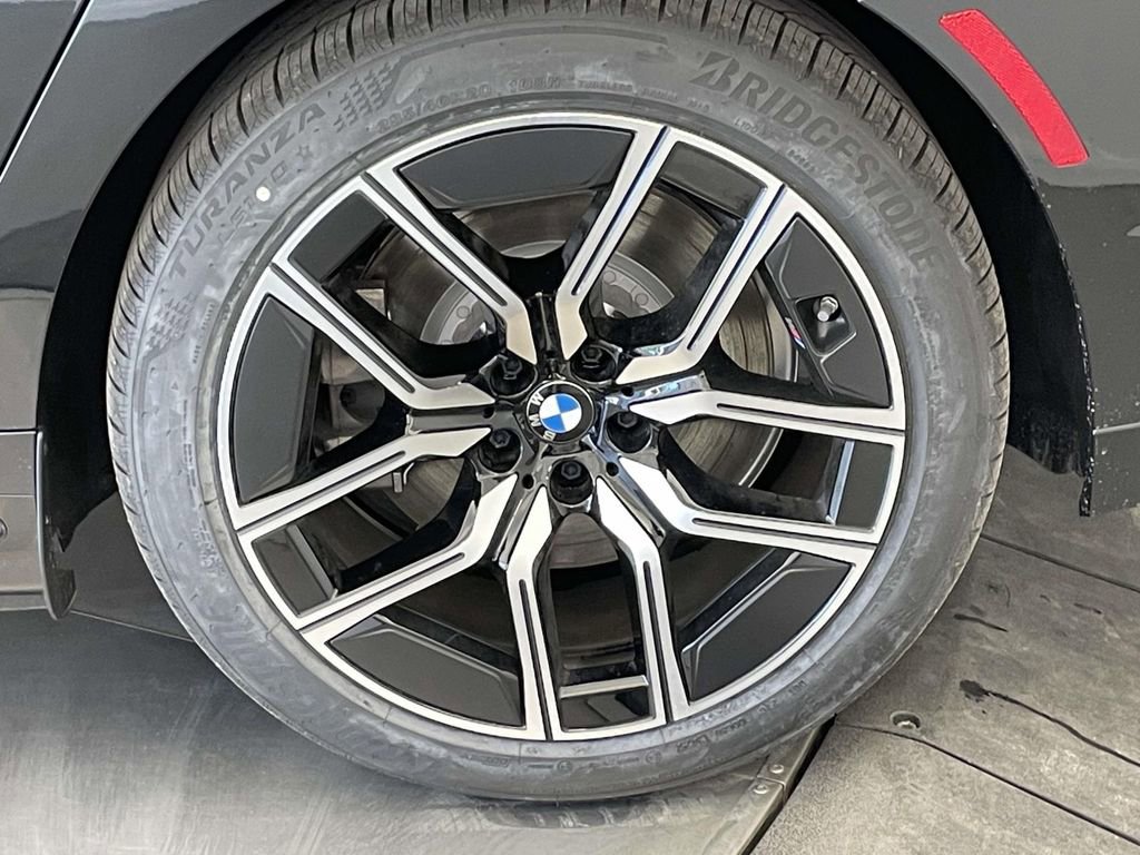 New 2026 BMW i7 xDrive60 w/ Executive Package AWD/4WD image 12