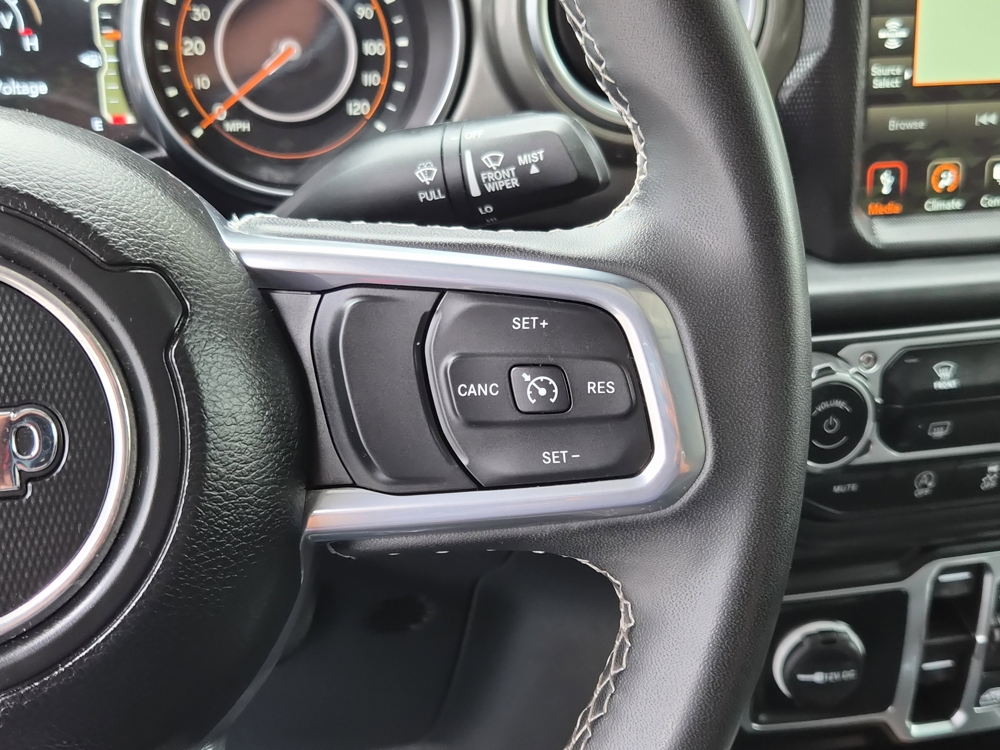 Used 2023 Jeep Gladiator Overland AWD/4WD image 25