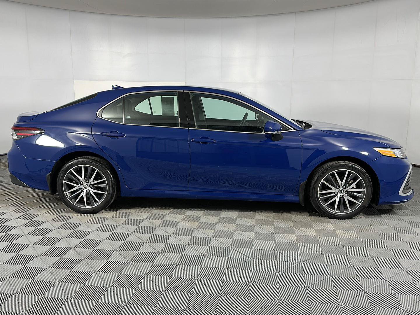 Used 2024 Toyota Camry XLE w/ Cold Weather Package AWD/4WD image 27