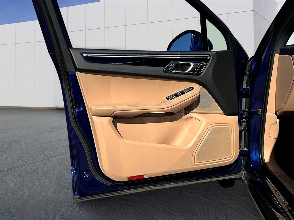 Used 2024 Porsche Macan image 19