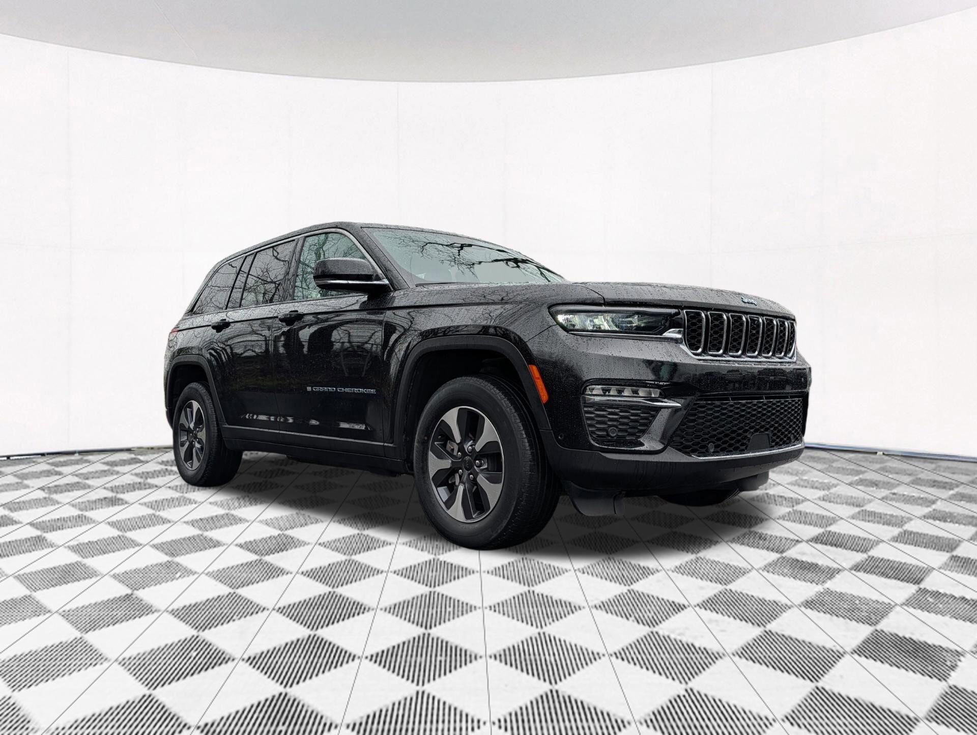 Used 2022 Jeep Grand Cherokee Limited 4xe w/ Luxury Tech Group II image 20