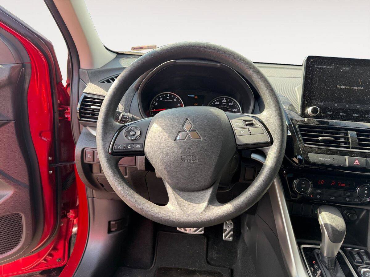 Used 2024 Mitsubishi Eclipse Cross LE AWD/4WD image 12