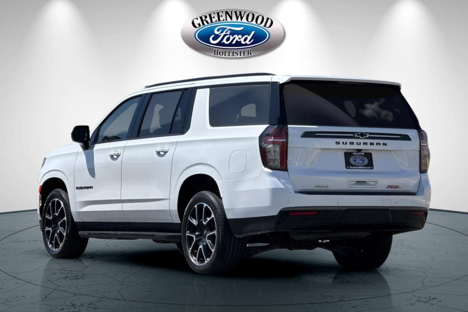 Used 2021 Chevrolet Suburban RST w/ Rear Media and Nav Package AWD/4WD image 6