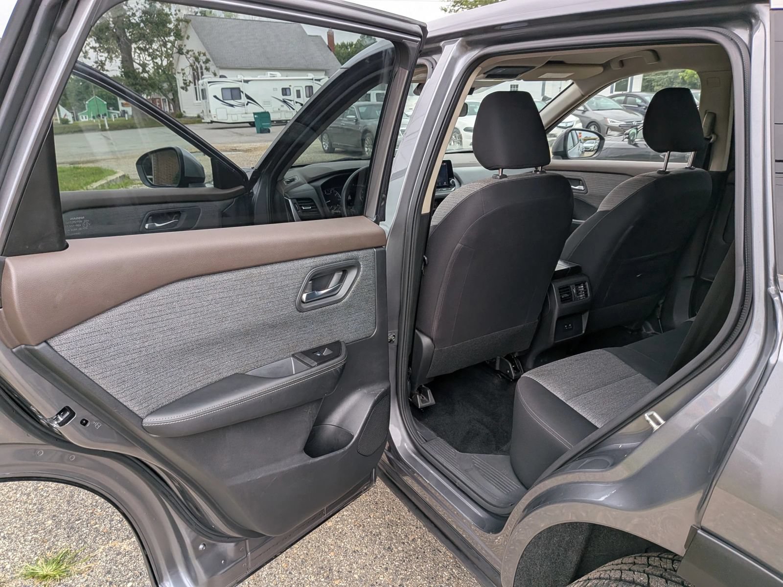 Used 2023 Nissan Rogue SV AWD/4WD image 26