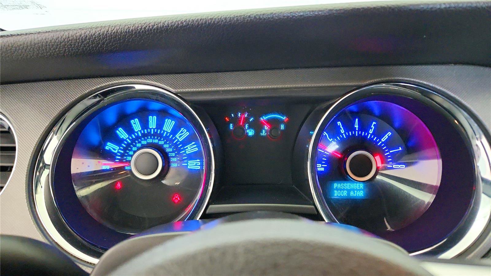 Used 2013 Ford Mustang Convertible image 22