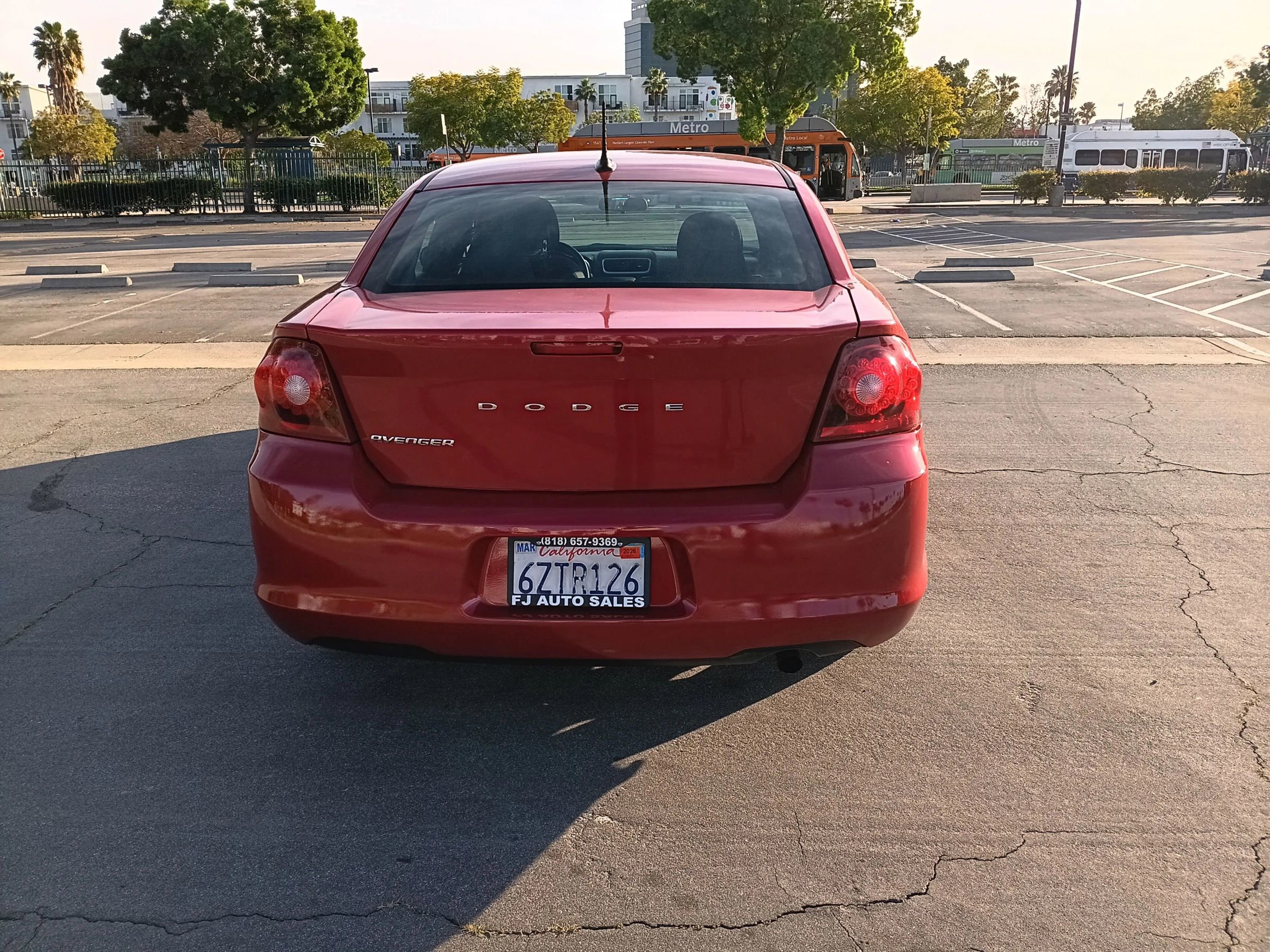 Used 2013 Dodge Avenger SE image 9