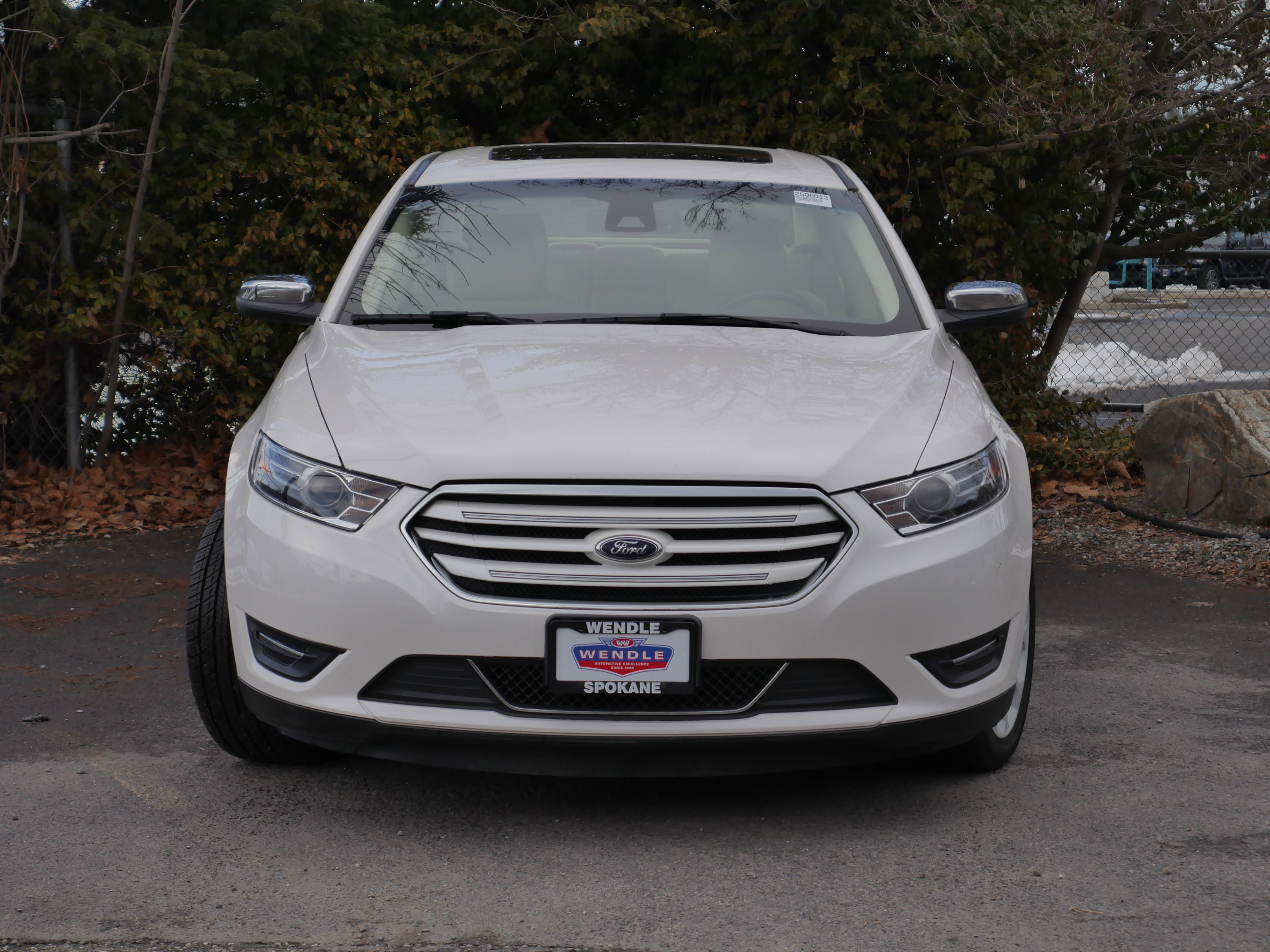 Used 2017 Ford Taurus Limited image 33