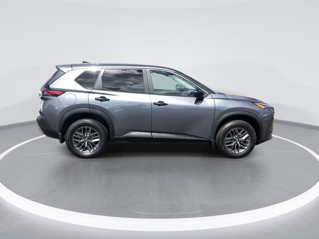 Used 2023 Nissan Rogue S AWD/4WD image 9