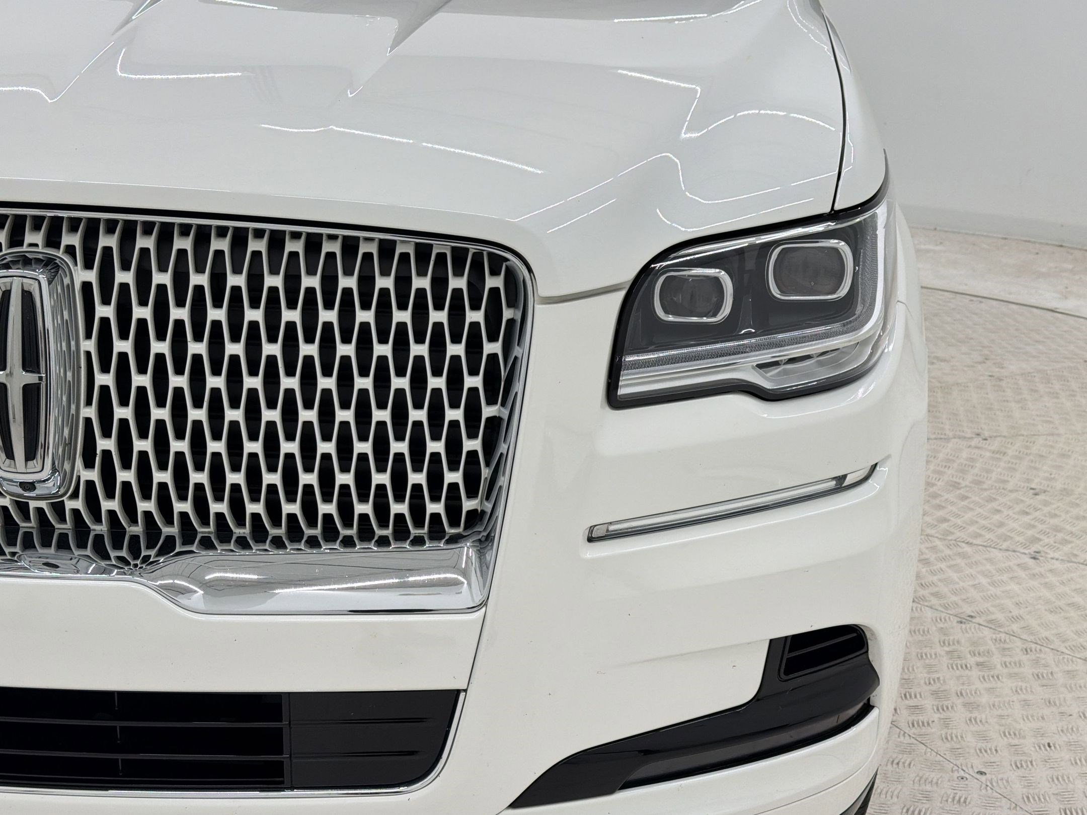 Used 2023 Lincoln Navigator Reserve AWD/4WD image 11