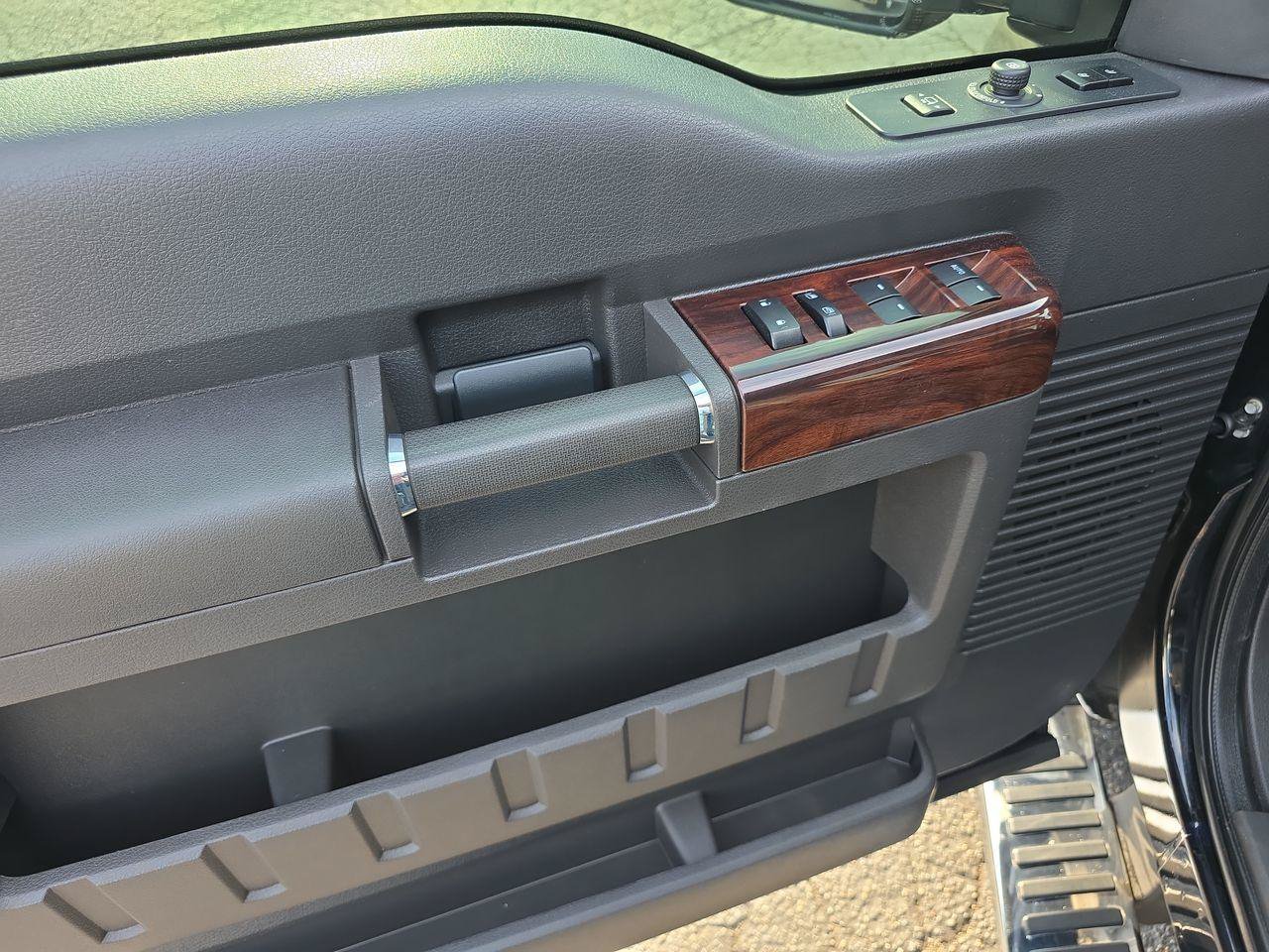 Used 2010 Ford F350 Lariat AWD/4WD image 5