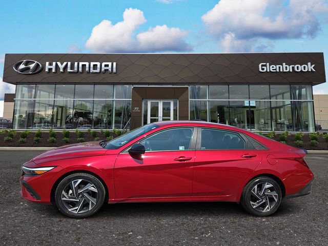 Certified 2025 Hyundai Elantra Sport FWD image 1