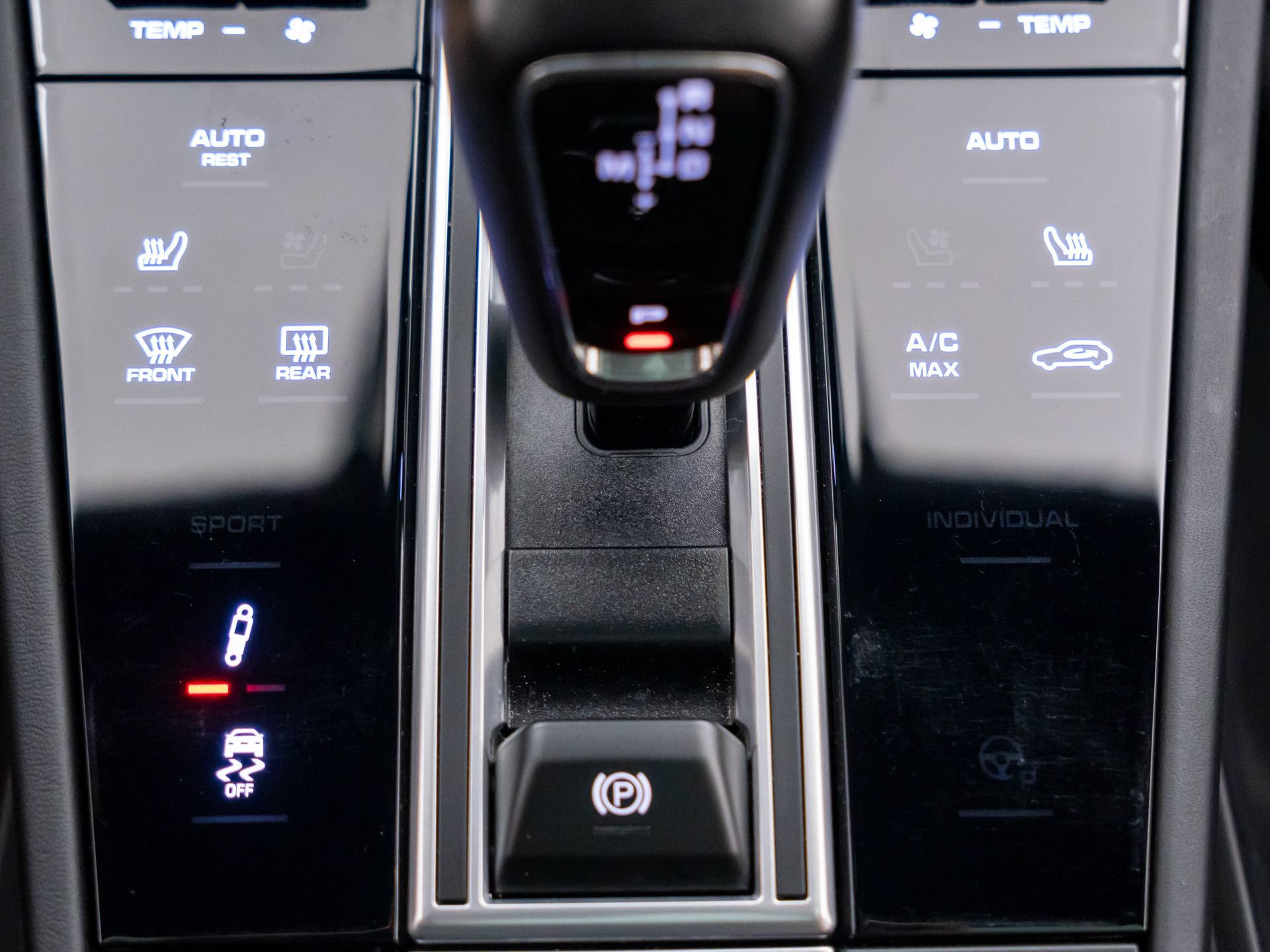 Certified 2023 Porsche Cayenne GTS AWD/4WD image 26