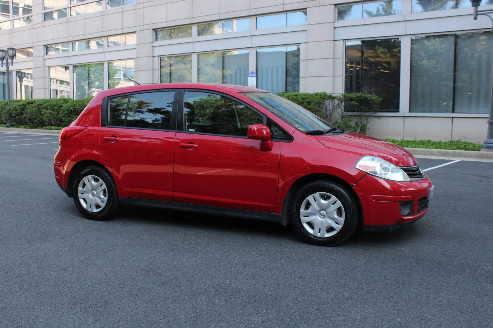 Used 2012 Nissan Versa 1.8 S w/ Plus Pkg FWD image 2