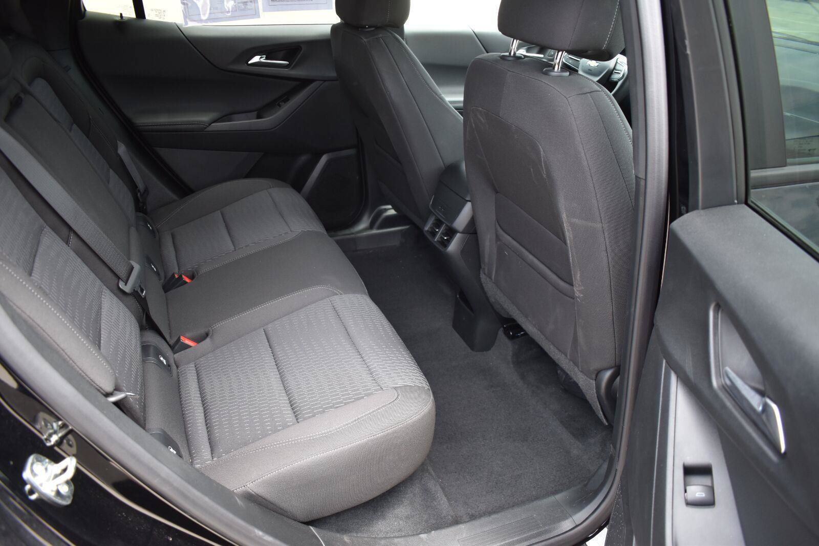 Used 2026 Chevrolet Equinox LT AWD/4WD image 16