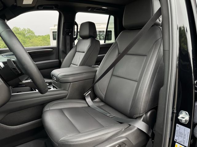 Used 2025 Chevrolet Tahoe Z71 w/ Comfort Package AWD/4WD image 24