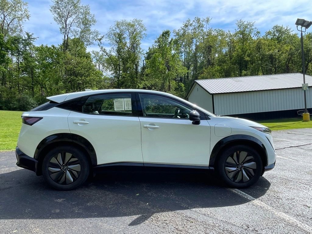 Used 2024 Nissan Ariya AWD image 2