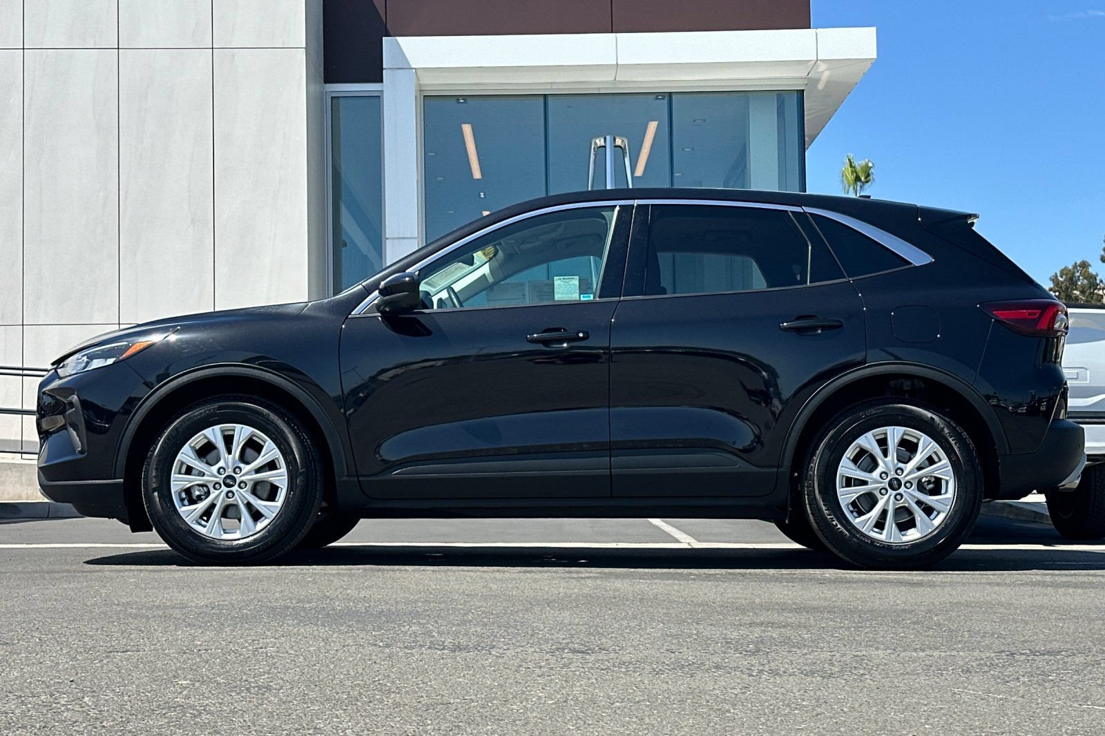 Certified 2024 Ford Escape Active w/ Tech Pack #2 FWD image 6