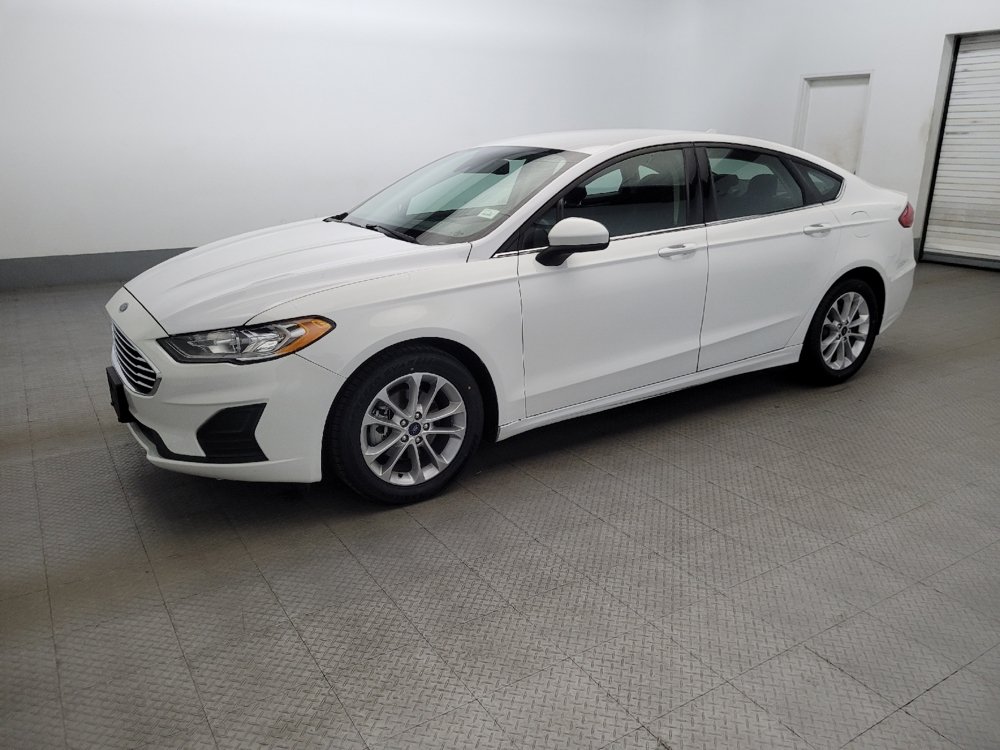 Used 2020 Ford Fusion SE FWD image 2