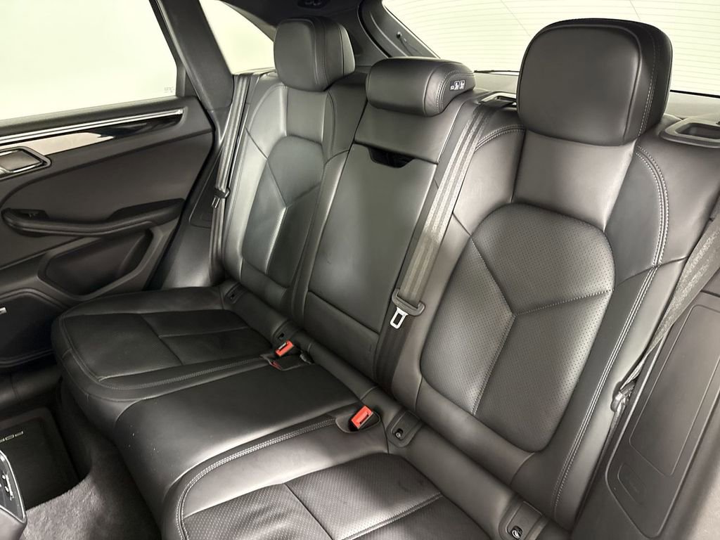 Certified 2023 Porsche Macan S image 22