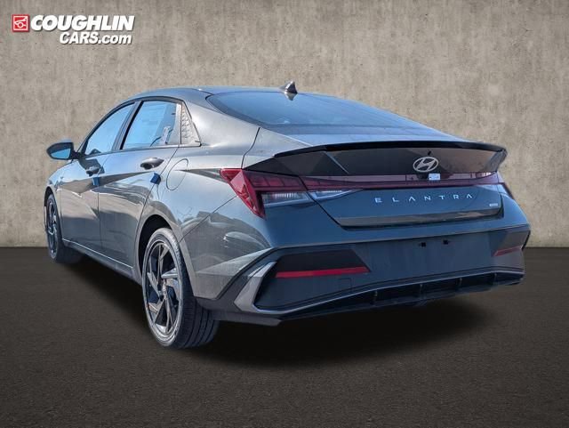 New 2026 Hyundai Elantra SEL FWD image 6