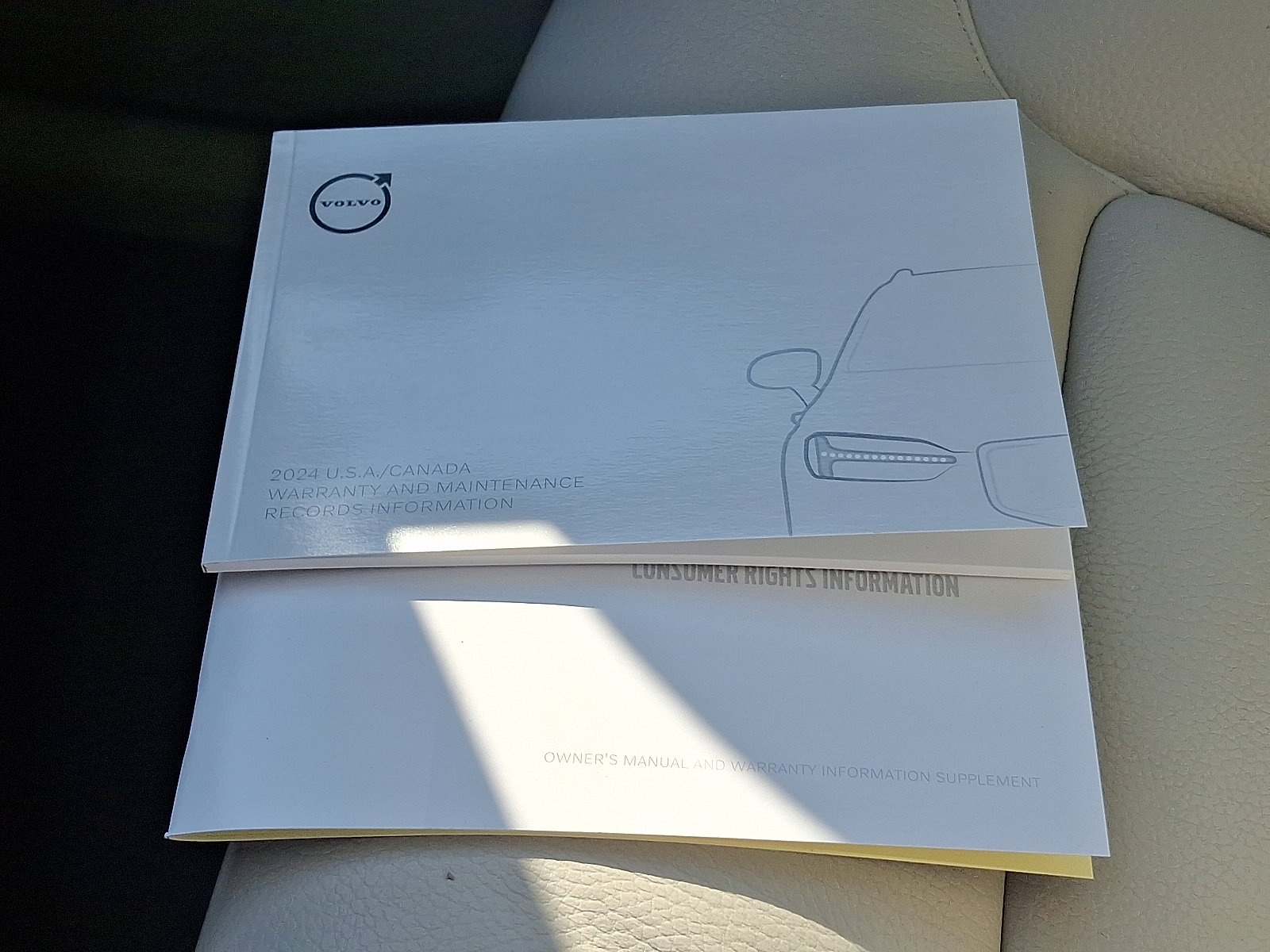 Certified 2024 Volvo XC90 B6 Plus w/ Protection Package image 29