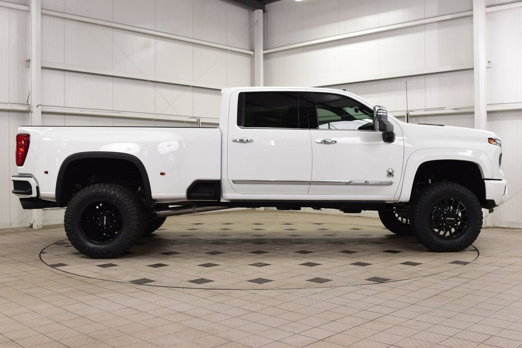 New 2026 Chevrolet Silverado 3500 High Country w/ High Country Premium Package AWD/4WD image 9