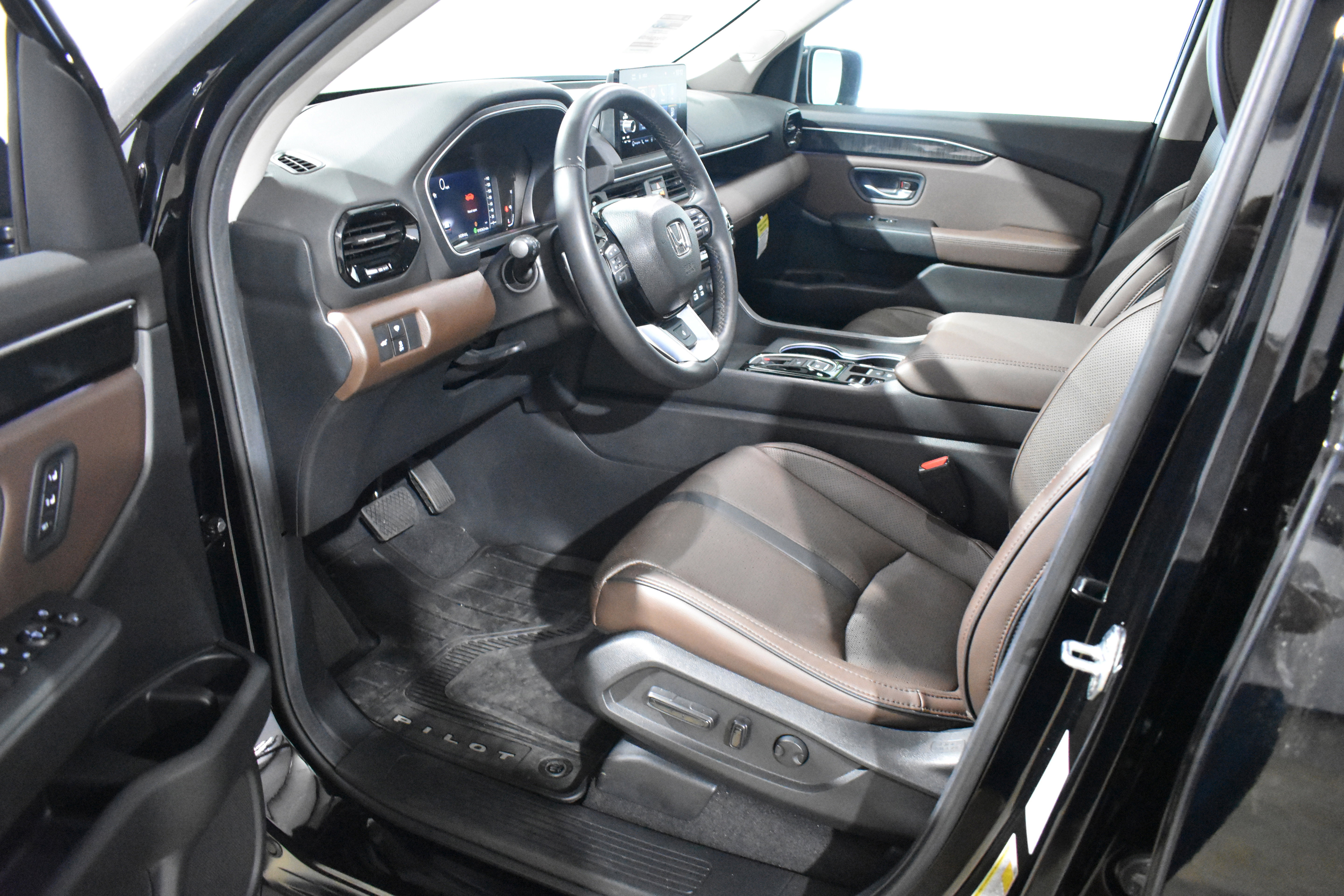 Certified 2025 Honda Pilot Elite image 23