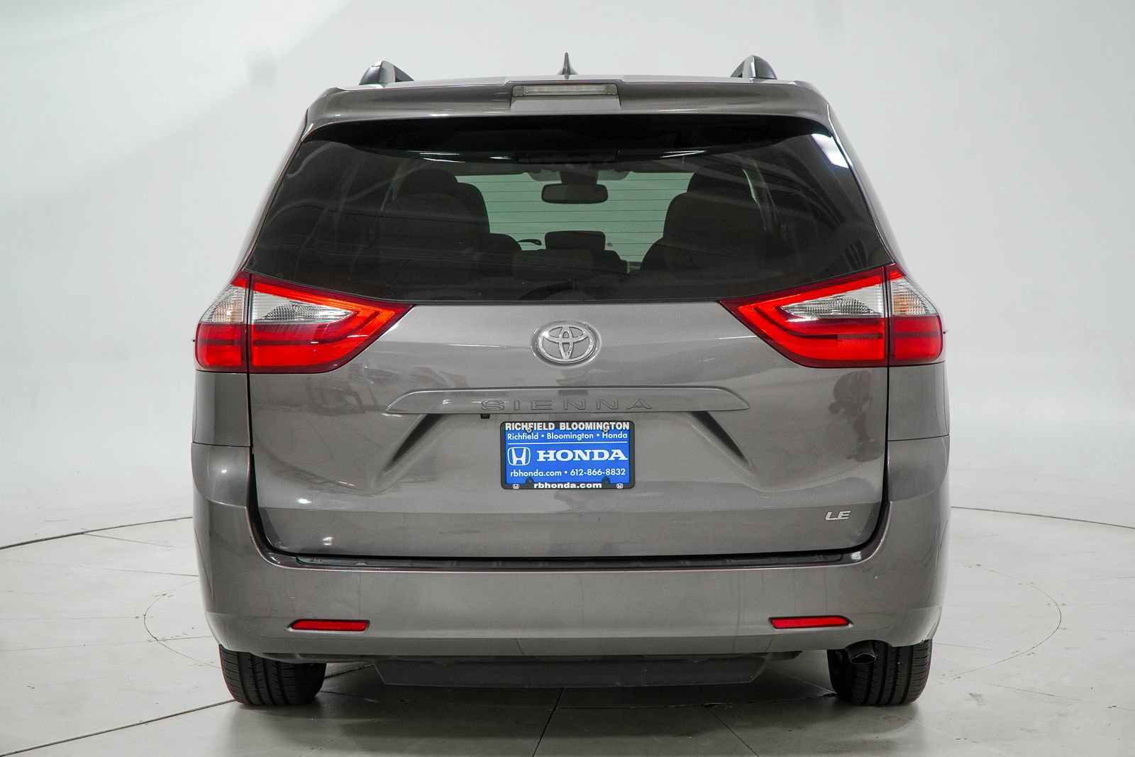 Used 2020 Toyota Sienna LE FWD image 9