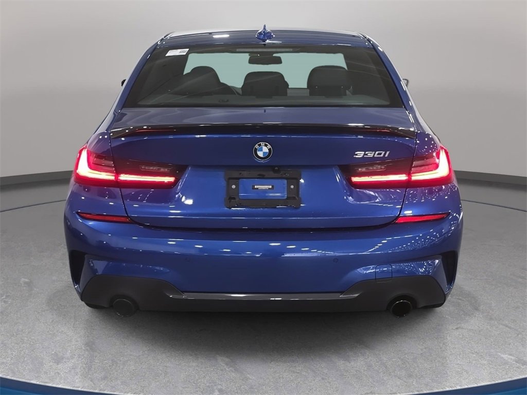 Used 2022 BMW 330i Sedan w/ M Sport Package image 6