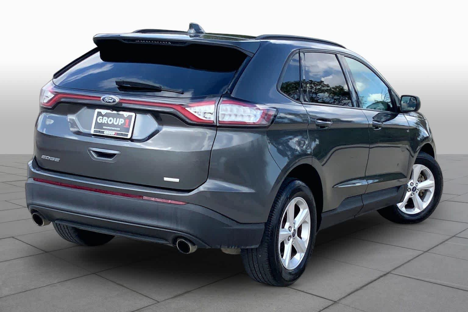 Used 2018 Ford Edge SE FWD image 12