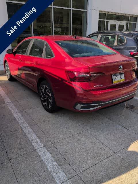 Certified 2022 Volkswagen Jetta SEL FWD image 2