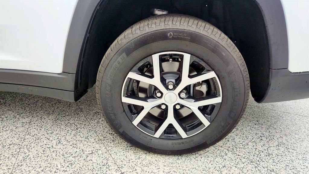 Used 2025 Jeep Grand Cherokee L Limited w/ Luxury Tech Group II AWD/4WD image 9