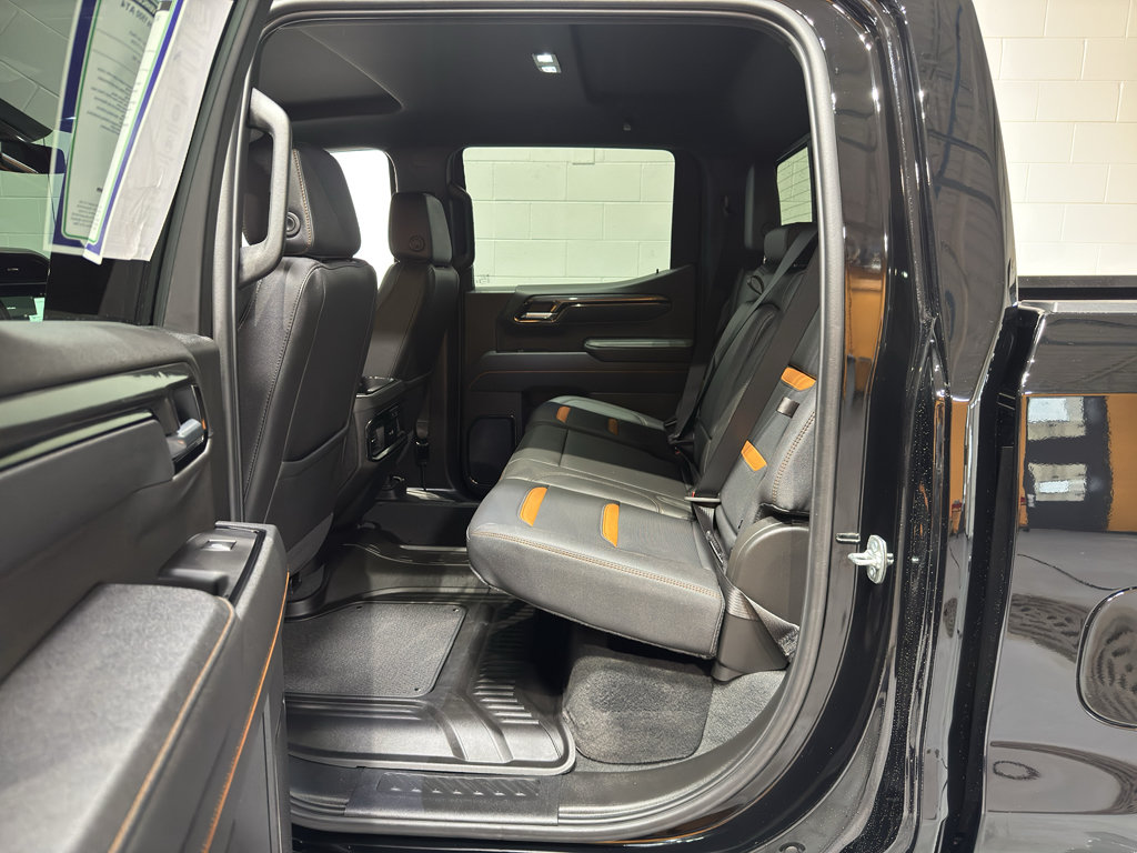 Used 2025 GMC Sierra 1500 AT4 w/ AT4 Premium Package AWD/4WD image 13