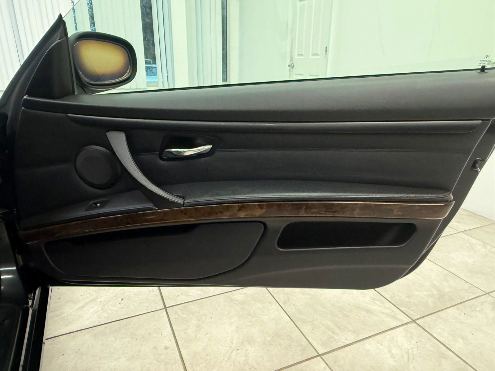 Used 2010 BMW 335i Convertible image 23