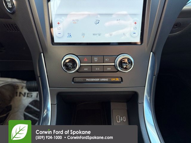 Certified 2024 Ford Edge Titanium w/ Equipment Group 301A AWD/4WD image 33