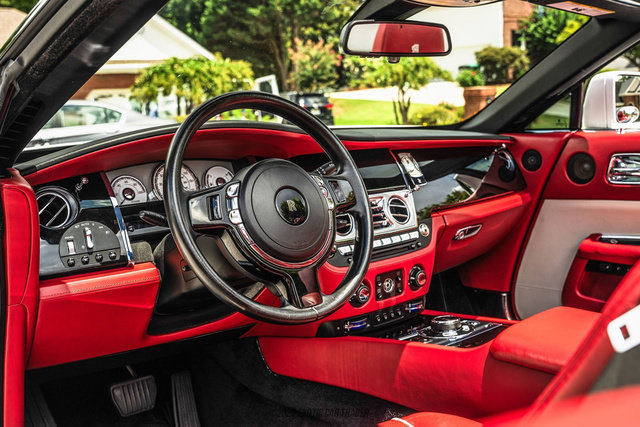 Used 2016 Rolls-Royce Dawn RWD image 56
