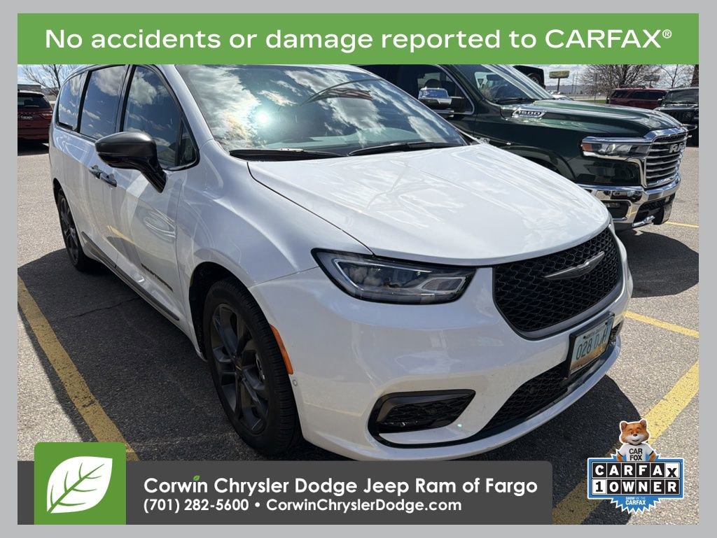 Used 2024 Chrysler Pacifica Touring-L w/ Road Tripper Package FWD image 1