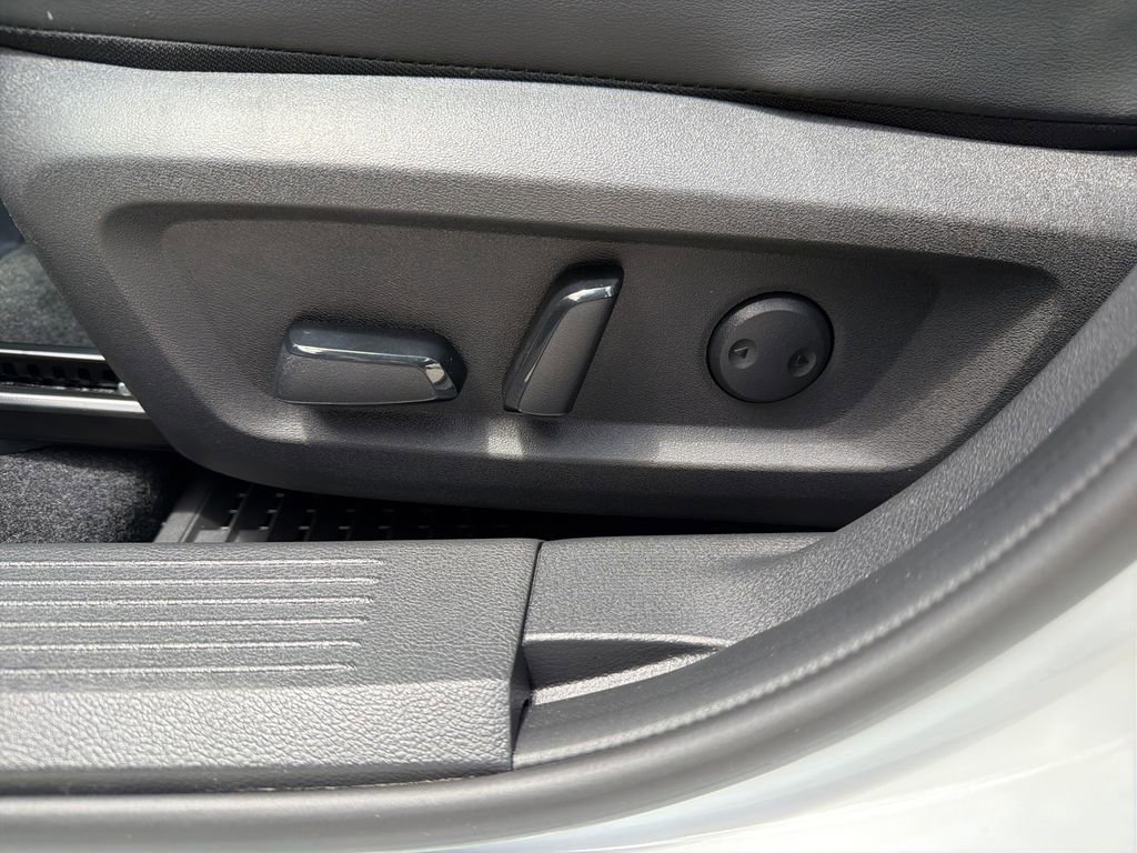 Used 2024 Nissan Rogue Platinum w/ Platinum Premium Package FWD image 21
