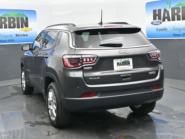 Used 2023 Jeep Compass Latitude image 4
