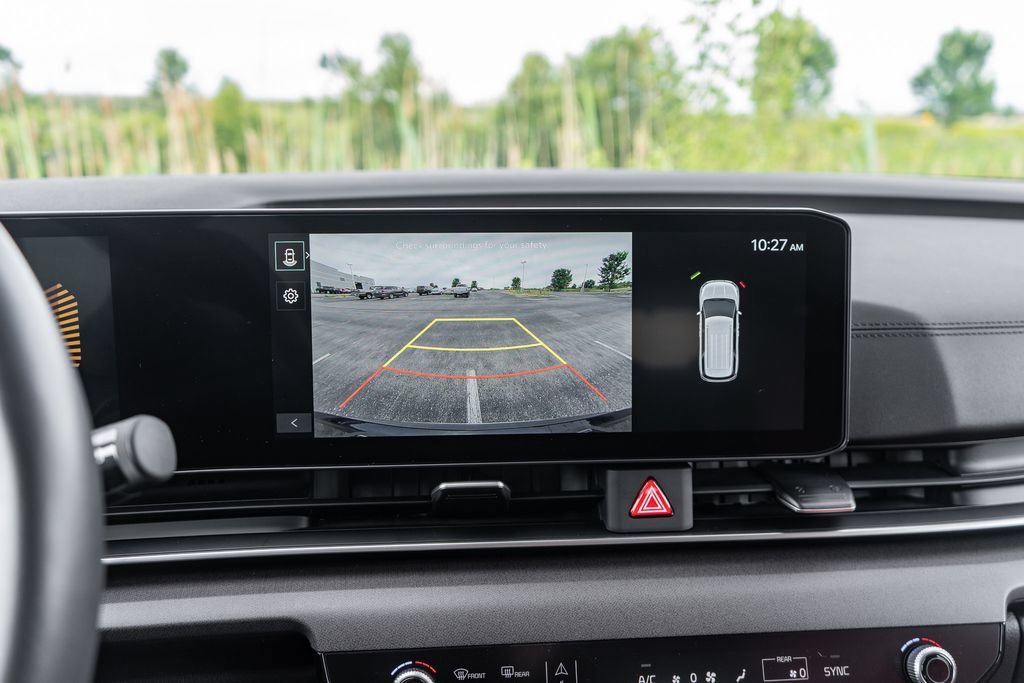 Used 2025 Kia Carnival EX FWD image 33