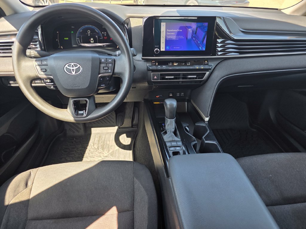 Used 2025 Toyota Camry LE FWD image 17