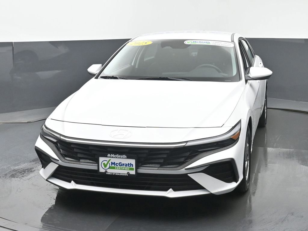 Used 2025 Hyundai Elantra SE image 5