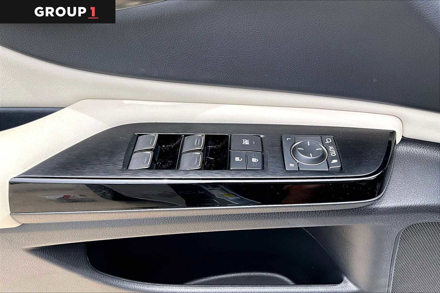 Certified 2025 Lexus ES 350 w/ Premium Package FWD image 33