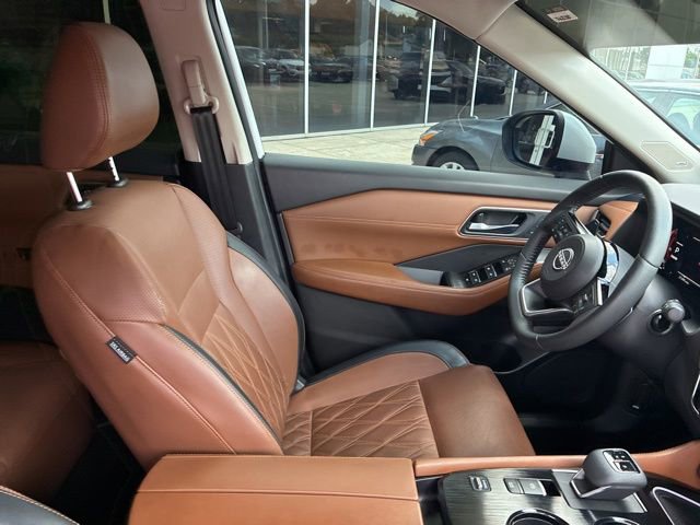 Used 2024 Nissan Rogue Platinum w/ Platinum Premium Package FWD image 10